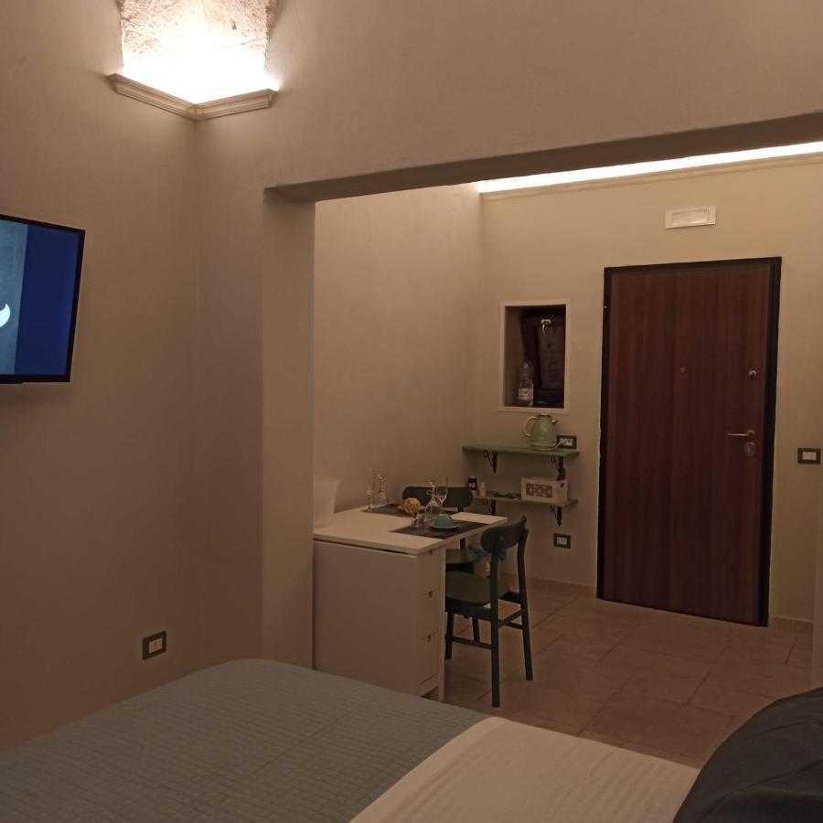 18 Mq Hotel Pulsano Exterior foto